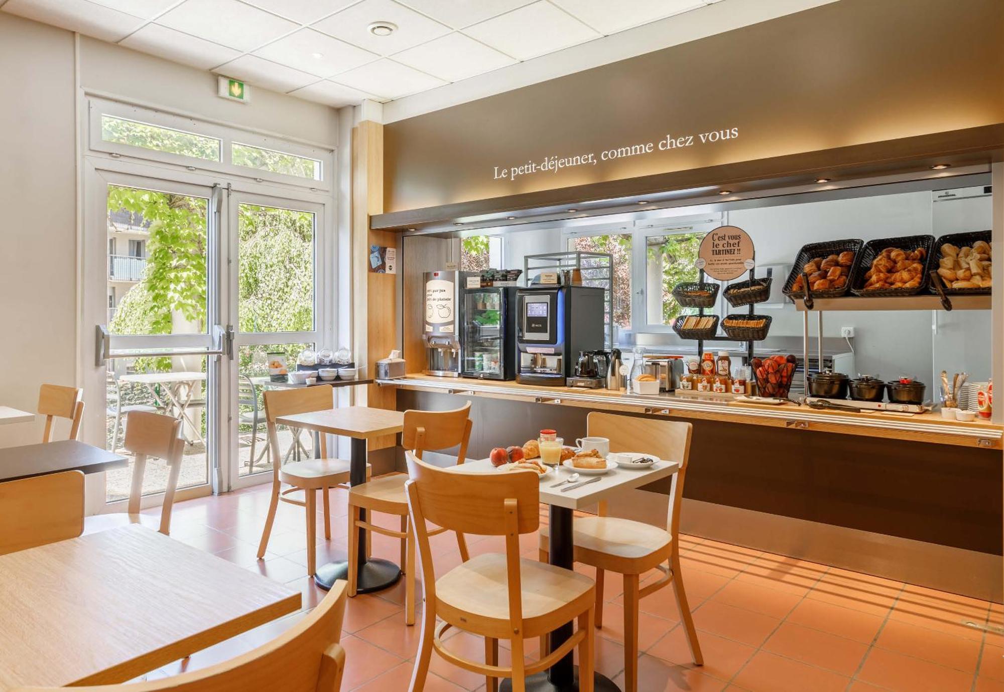 B&B HOTEL Le Puy-en-Velay Vals-pres-le-Puy Exterior foto