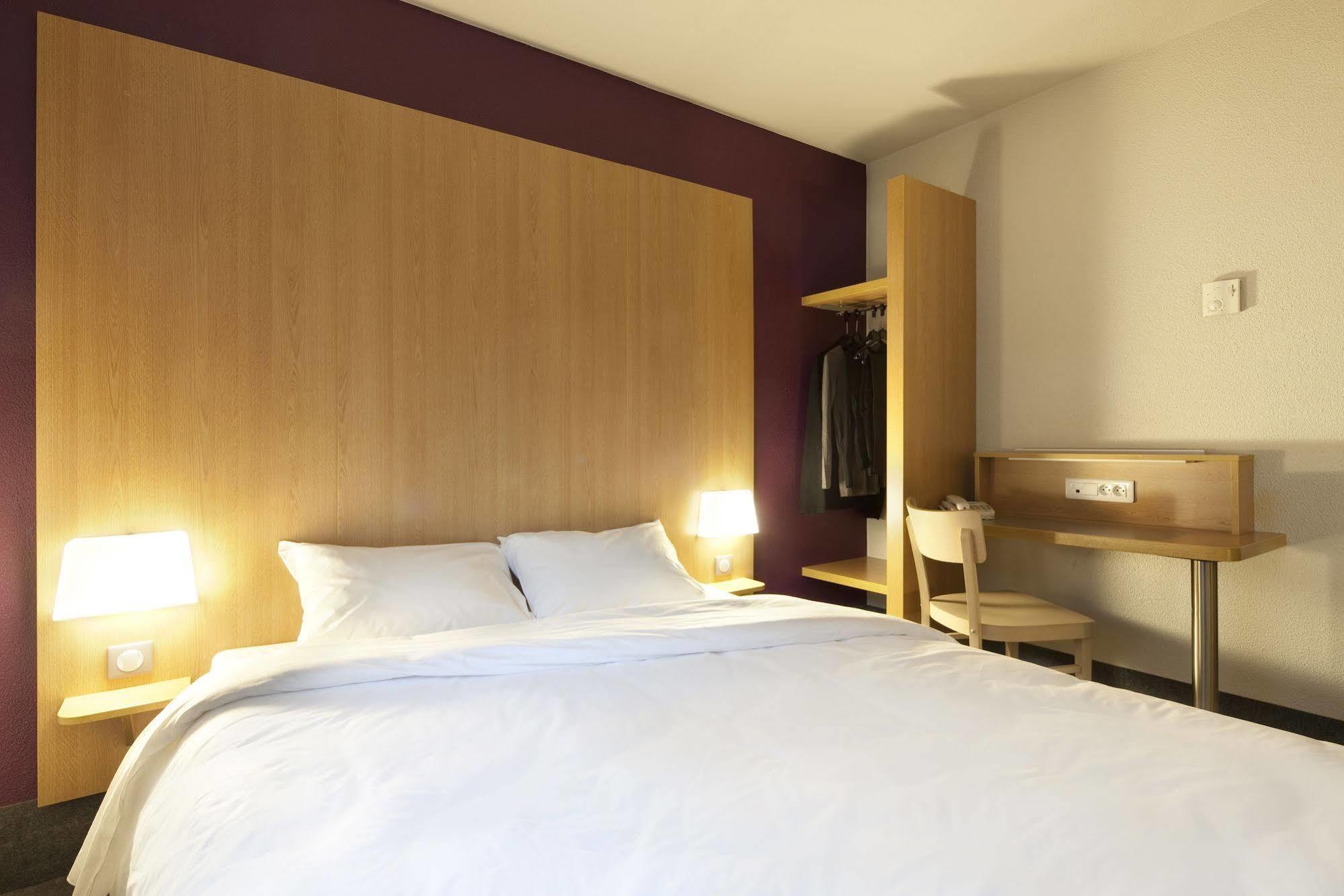 B&B HOTEL Le Puy-en-Velay Vals-pres-le-Puy Exterior foto