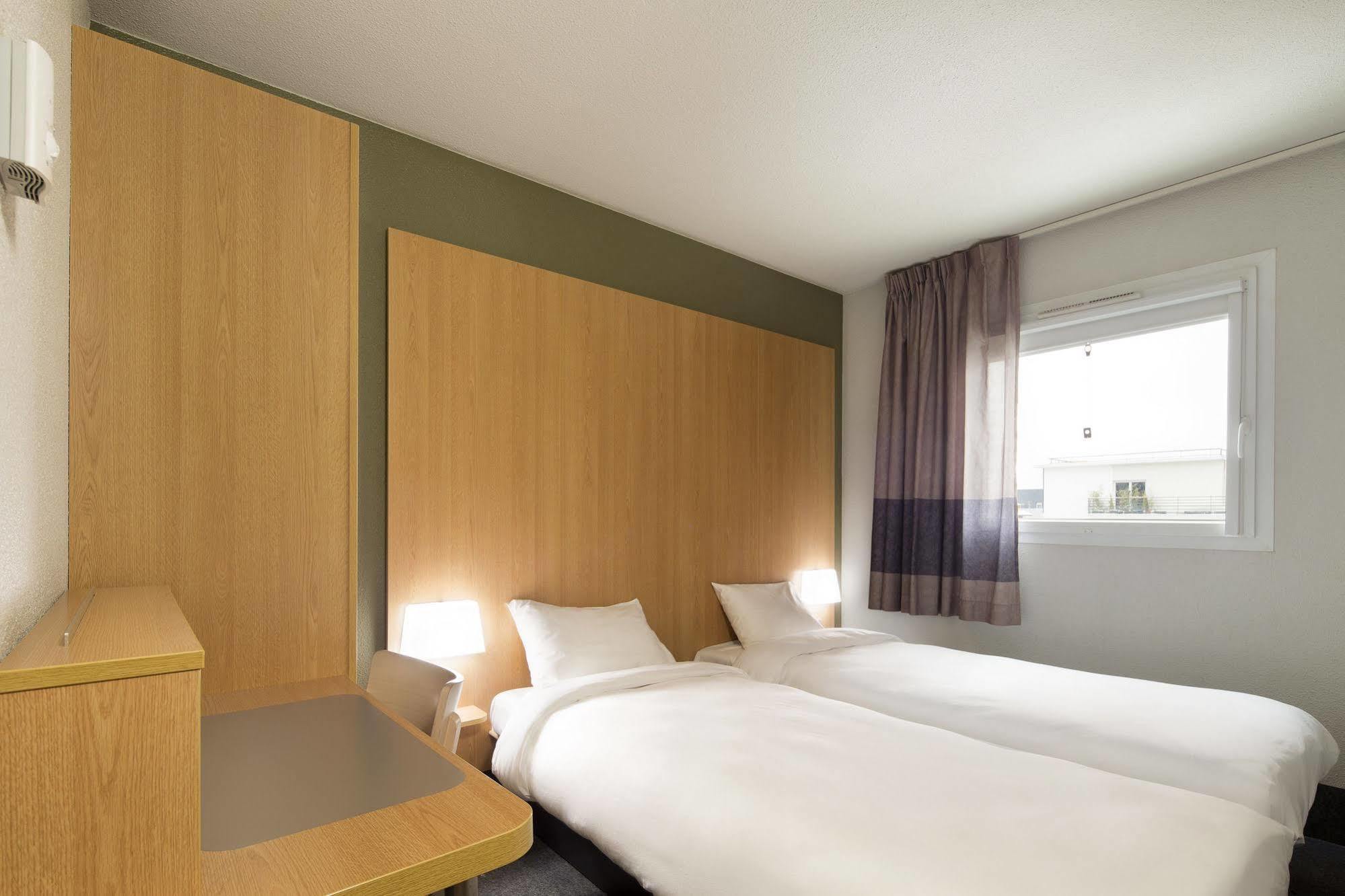 B&B HOTEL Le Puy-en-Velay Vals-pres-le-Puy Exterior foto